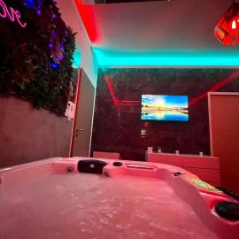 Cocon champêtre avec jacuzzi, hotel in Aussonne