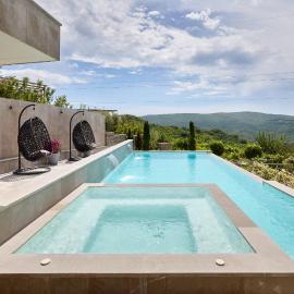 Villa Oaza with Outdoor Pool