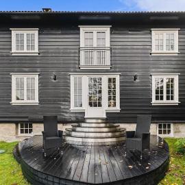 Traditional Norwegian Villa, Bay view and boat