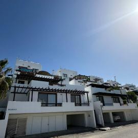 Home in Girne、Kaimakliのホテル
