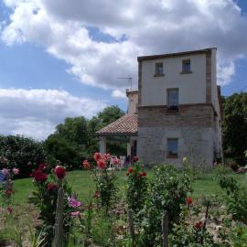 Gite le pigeonnier du figue-haut avec piscine privée et Climatisation à Durfort Lacapelette