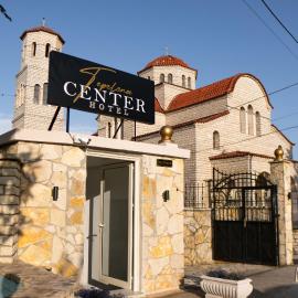 Tepelena Center Hotel、Tepelenëのホテル