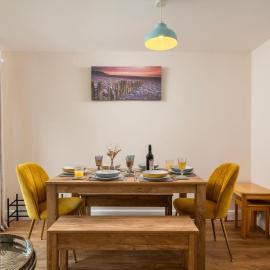 Perfect place for family time, hotel sa Hayle