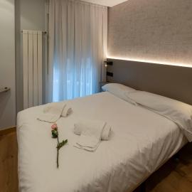 EightRooms La Rioja Pension, hotel in Logroño