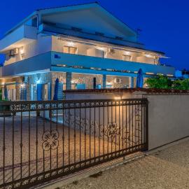 VILA SENTIO MARE-Apartments Livaić Željko