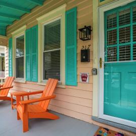 The Beach Peach - Downtown location with new charm!, hotelli kohteessa Cape Charles