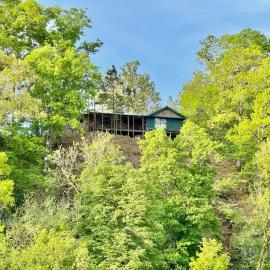 Eagle Rock Cabin Illinois River view, hotel in Tahlequah