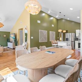 Boho 5BR Modern Villa w Hot Tub, Grill, Patio and Backyard, hotel em Raleigh