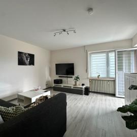 Schöne 2 Zimmer Wohnung, modern & stadtnah