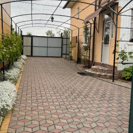 Дом с причалом Беляевка Отдых,Рыбалка, Hotel in Bilyayivka
