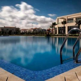 Magnificent Luxury Beach Villa in Savannah Beach، فندق في دار حميدة