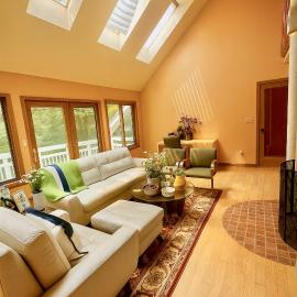 SunnyPeace Modern Home Stay, hotelli kohteessa Harwinton
