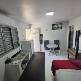 Suíte1 Individual Mobiliada com Ar Wi-Fi e Garagem Exclusiva