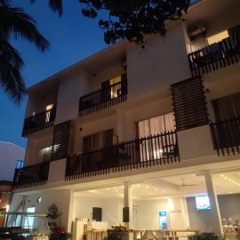 Portia Hotel & Spa - Beachfront, hôtel à Dhiffushi