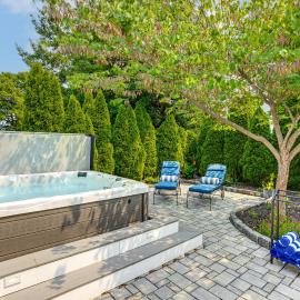 Near Solomons Island Boardwalk: Home w/ Hot Tub!, hotel en Solomons