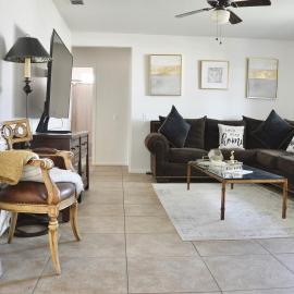 Mountain View Escape with Modern Design، فندق في Thousand Palms