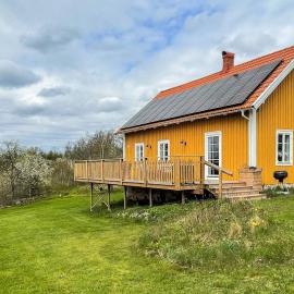4 star holiday home in HALTORP – hotel w mieście Halltorp
