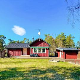 7 person holiday home in Mönsterås, hotel v destinácii Mönsterås