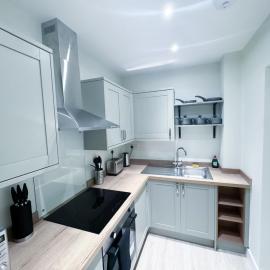 The Octavius Apartment - Huntingdon Town Centre - Designed for Contractors & Professionals - Free WiFi - Smart TV - Fully Equipped Kitchen - Ideal for Long Work Stays
