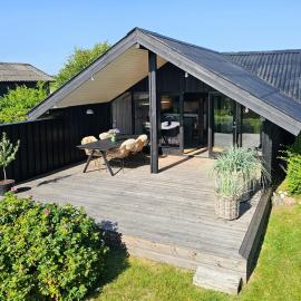 House In Nature By The Water At Langø, hotel u gradu 'Munkebo'
