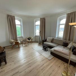 Schönes Apartment mit Infrarot Sauna und Balkon "Afrika", hotell i Plauen