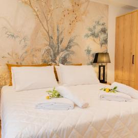 Sims Suites, hotel in Corfu