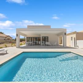 LUX 4BR and 3BA Villa with Pool Malmokweg 48 by Bocobay