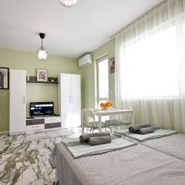 Mint Funny Condo, hotel a Varna