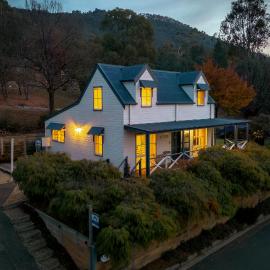 BlueMill Cottage, hotel a Bright