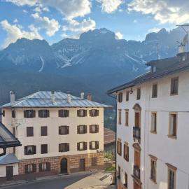 Breakfast with mountains view, hotel i Dosoledo