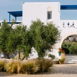 Perama Studios, hotel in Agios Prokopios