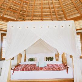 Oeseli Beach Bungalow, hotel di Pulau Helihana