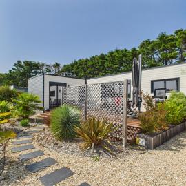 Chalet climatisé pour 6- Piscine commune chauffée, hotel in Bretignolles-sur-Mer