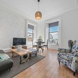 Modern 2 Bed Sleep 4 In Gourock