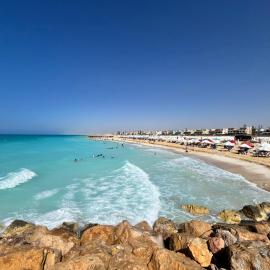 Beachfront Chalet in Green Beach, North Coast – hotel w mieście El Alamein