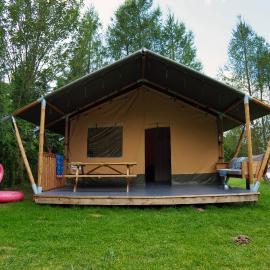 Camping 2000 - Safaritent Medium, hótel í Osečná