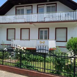 Gold Ribbon Family House, Hotel in Hévíz