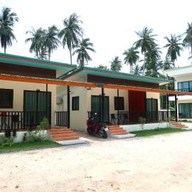 First Light beach bungalow 1, hotel in Ko Phangan