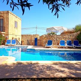 Ta’ Peppi Farmhouse, hotel em Qala