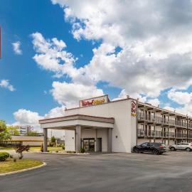 Red Roof Inn Bourbonnais, отель в городе Bourbonnais