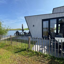 De IJssel Eilanden Chalet Laguna Kampen mit Zaun Nr 754, hotel in Kampen