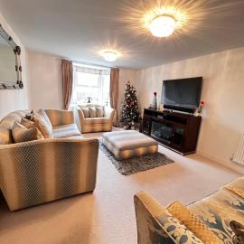 Homely Stays Taunton, готель у місті Norton Fitzwarren