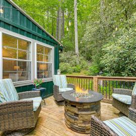 Highlands Vacation Rental - Walk to Main St!