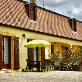 Air-Con & Cosy 3-Star Windmill Cottage of Monpazier within 5 mins' walk to village, hotel din Capdrot