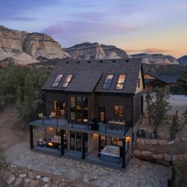 Sunset Pointe Modern Comfort Epic Views Zion, hotel u gradu Ordervil