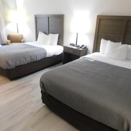 Quality Inn & Suites Hanes Mall, хотел в Уинстън-Сейлъм