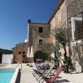 Villa Olivi - a natural paradise near Motovun, hotelli kohteessa Brkač