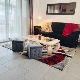 Logement entier avec coin jardin, hotel Baillargues-ban