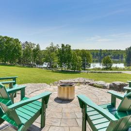 Walk to Bethel Woods: Family Home w/ Deck & Views!, hotel a Swan Lake