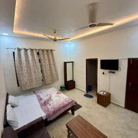 KRISHNAM GUEST HOUSE, hotel in Gwalior